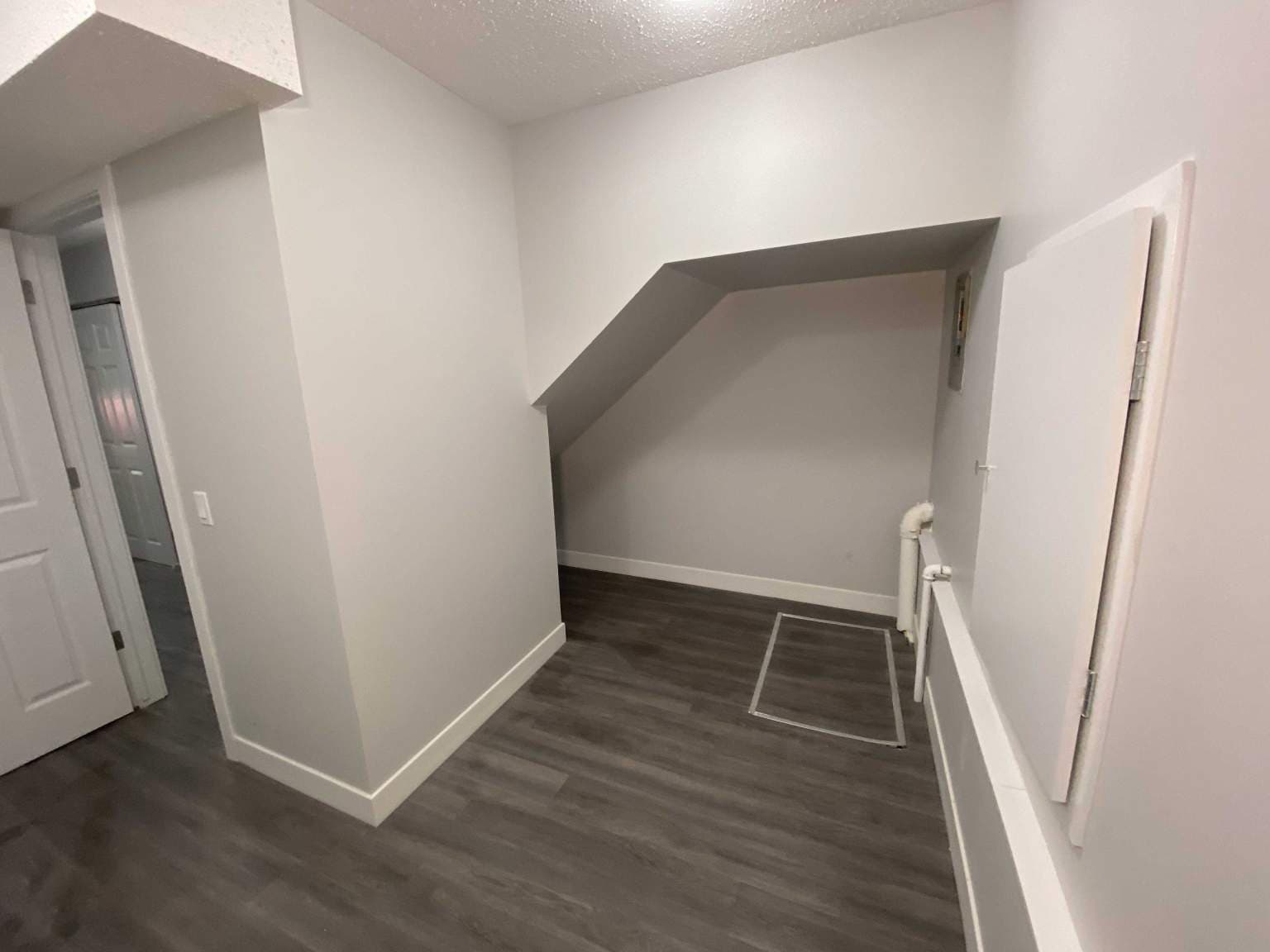 Queen's Park Townhomes — 2 bedroom - Photo 15