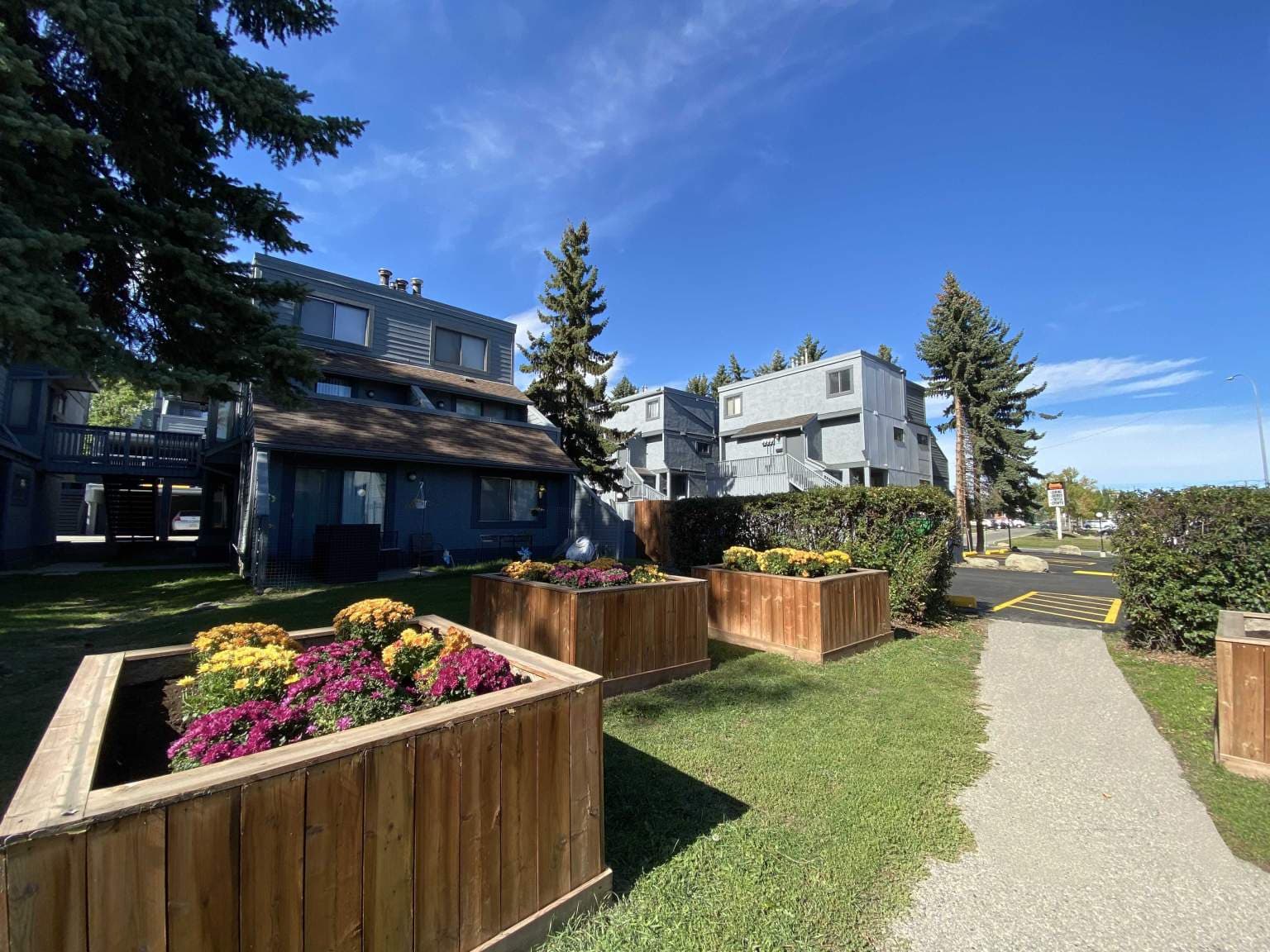 Queen's Park Townhomes — 2 bedroom - Photo 20