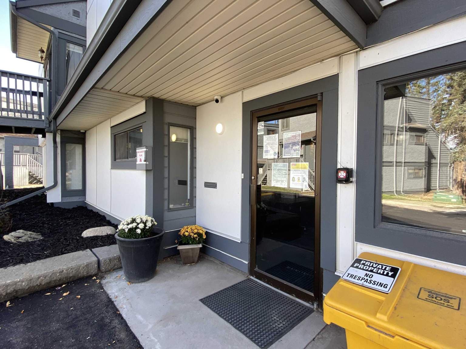 Queen's Park Townhomes — 2 bedroom - Photo 26