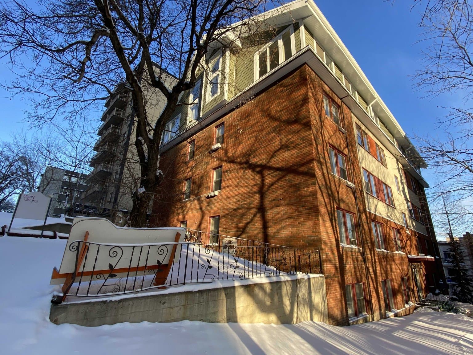 Broadview Legislature Apartments — 1 Bedroom - Photo 11