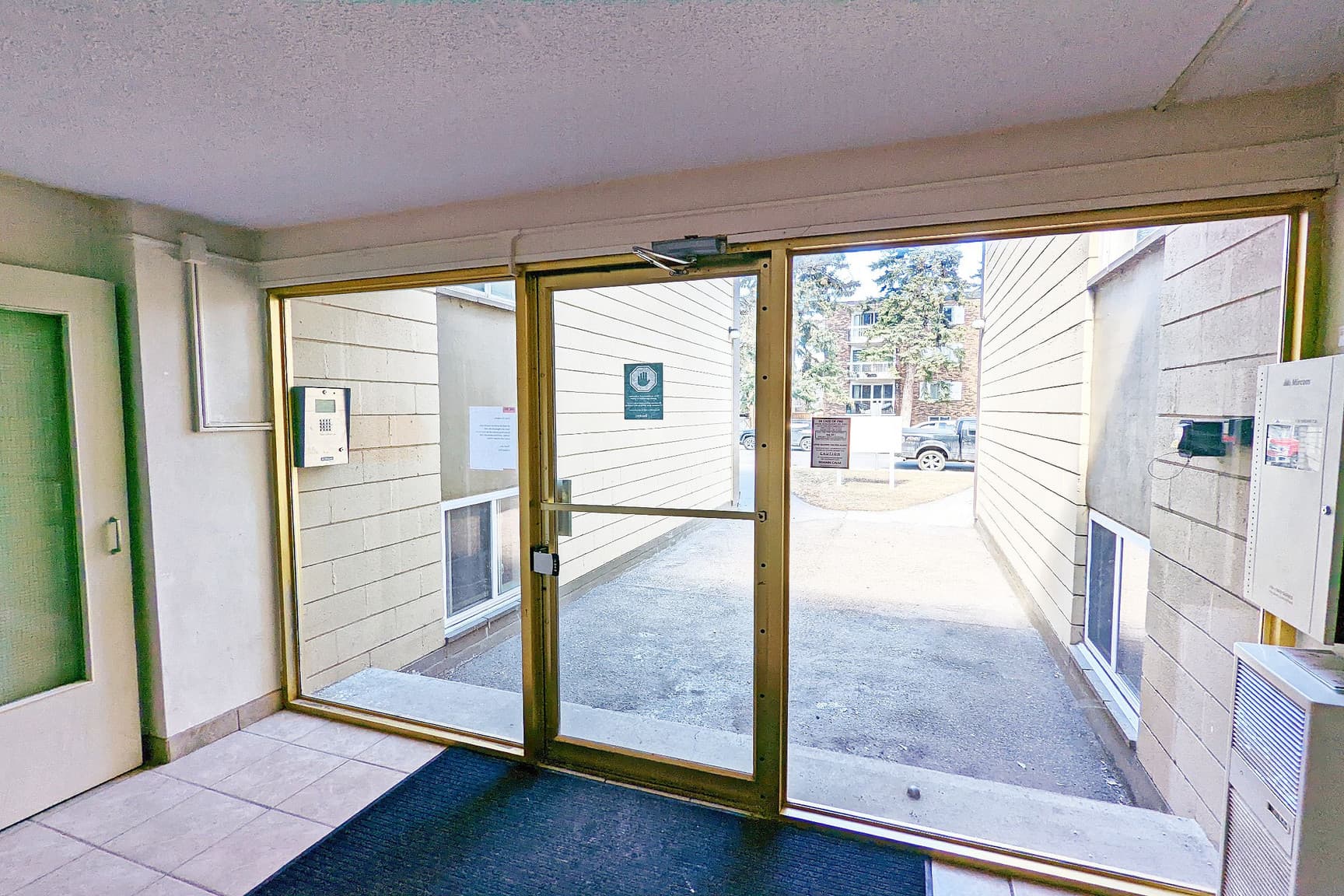 Elbow Mission Apartments — 1 Bedroom - Photo 2