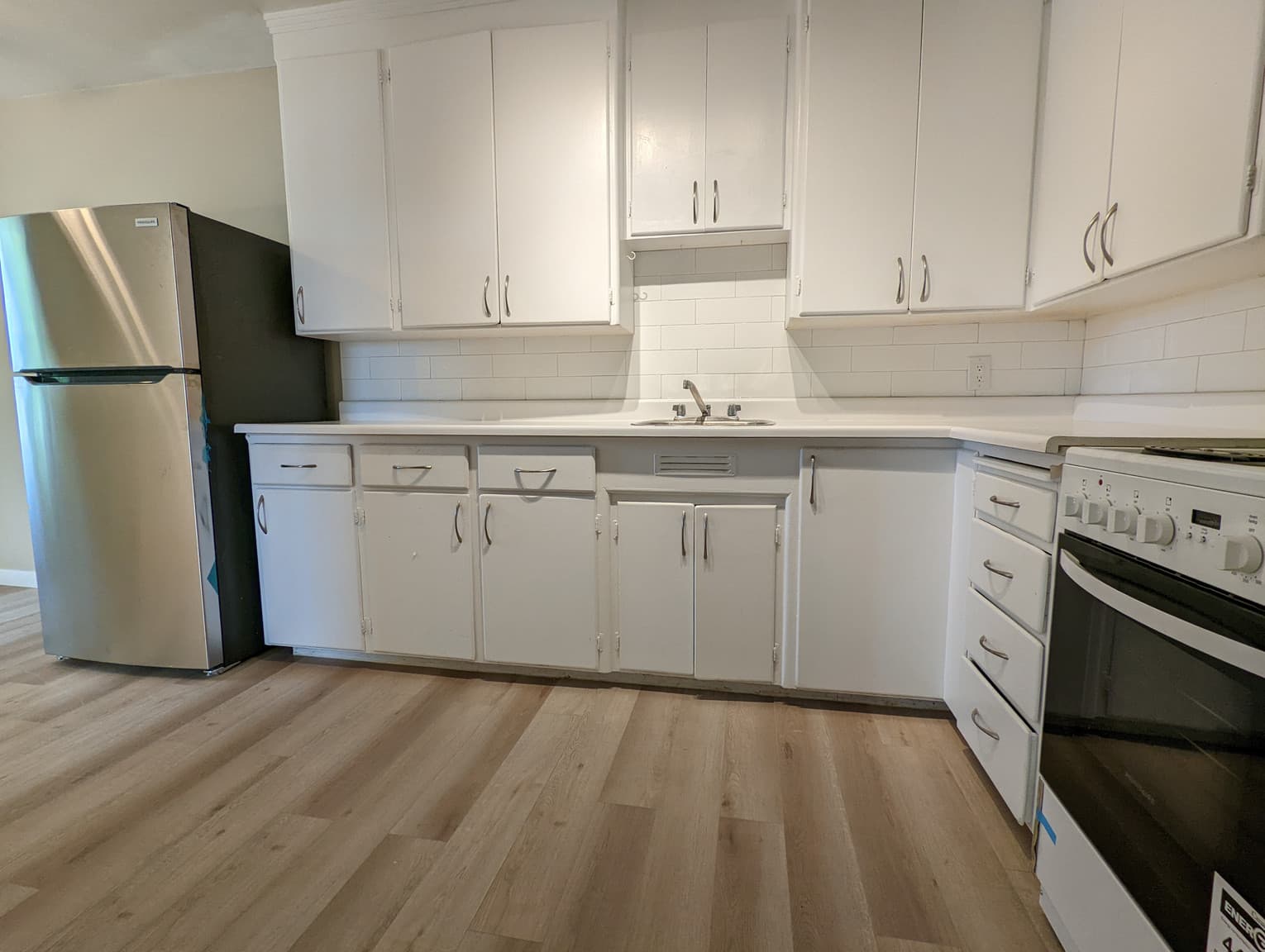 Broadview Legislature Apartments — 1 Bedroom - Photo 9