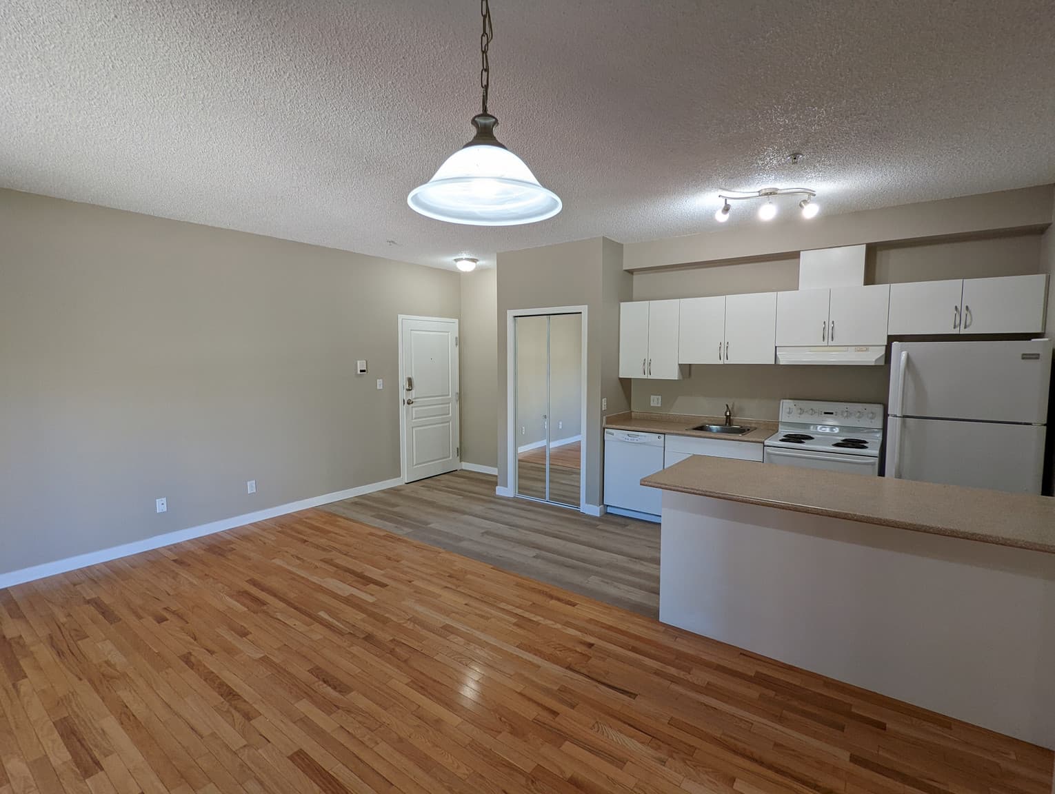 Legislative Estates Apartments — 1 Bedroom - Photo 6