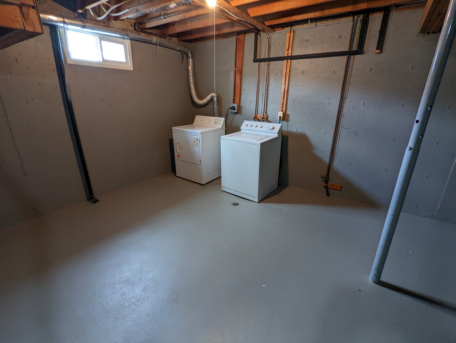 University Townhomes — 3 Bedroom - Photo 10