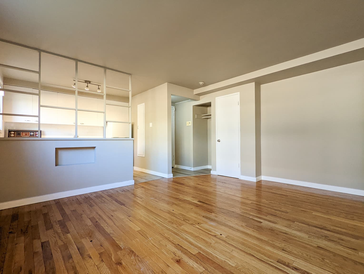 Rossdale Apartments 2 — 1 Bedroom - Photo 2