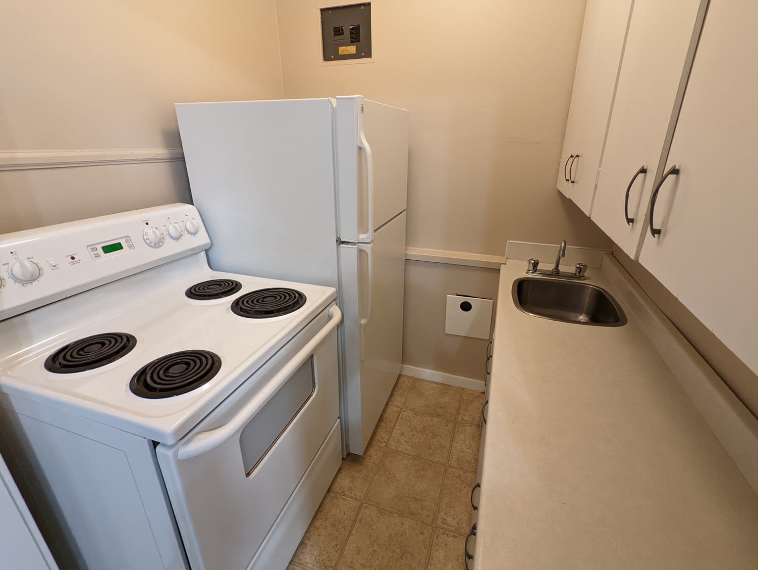 Queen City Apartments — 1 bedroom - Photo 4