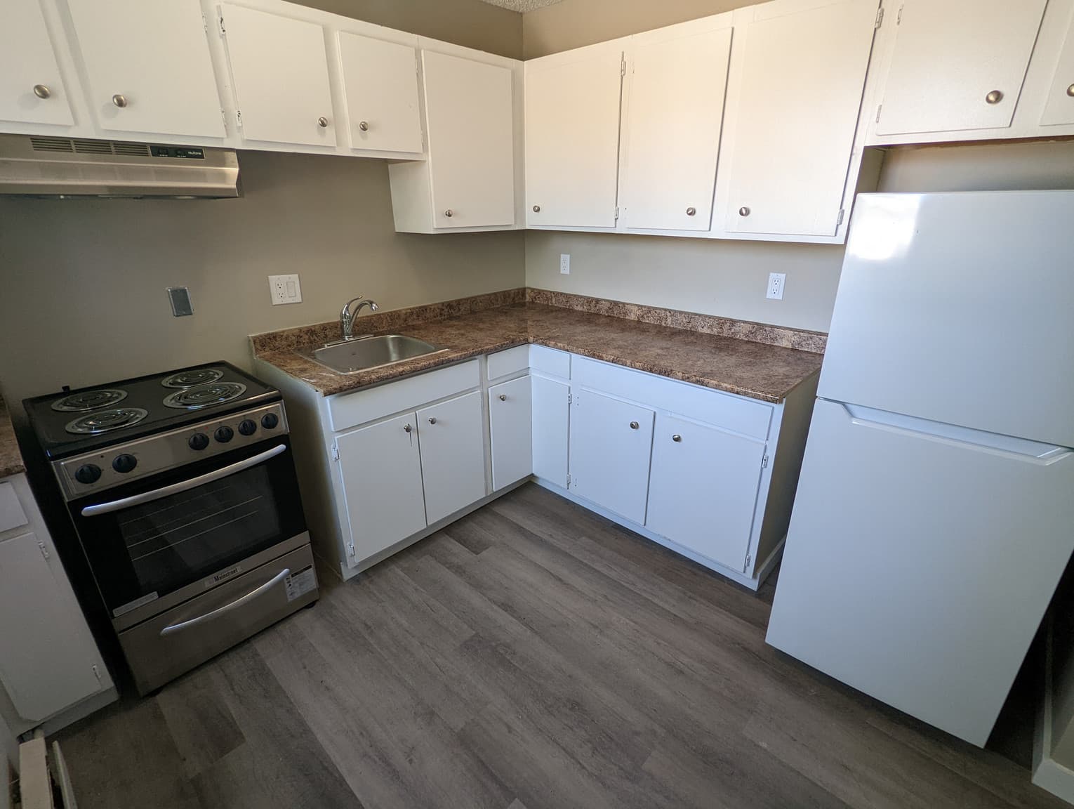 Edgar Estates — 3 bedroom - Photo 4