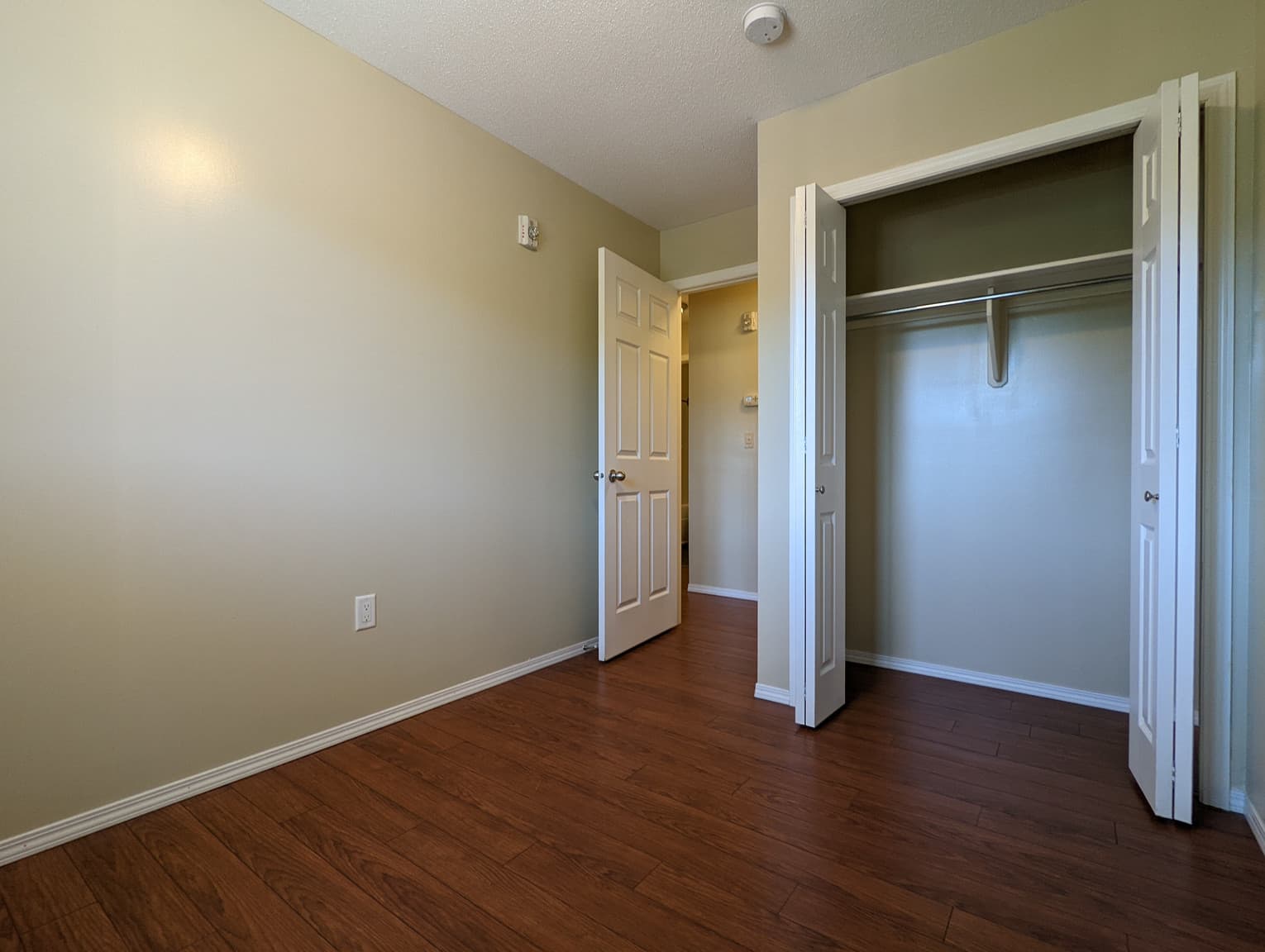 Regina Court Apartments — 2 Bedroom - Photo 7