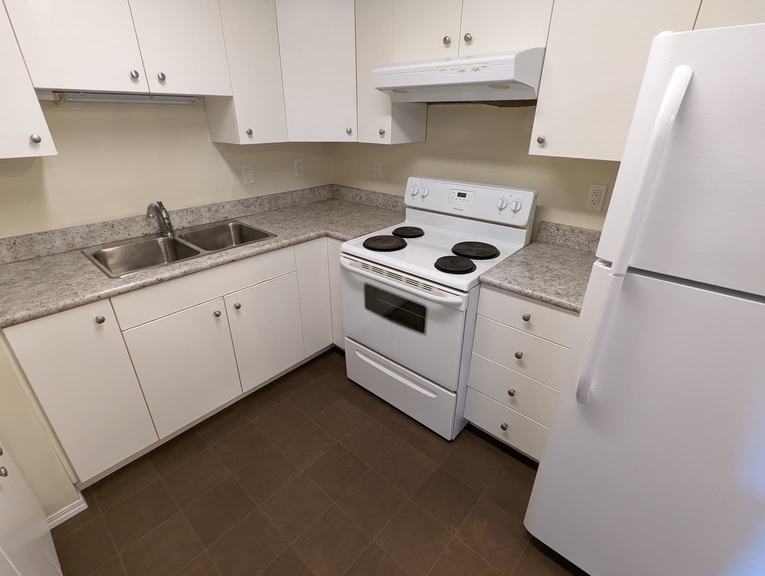 Regina Court Apartments — 2 Bedroom - Photo 6