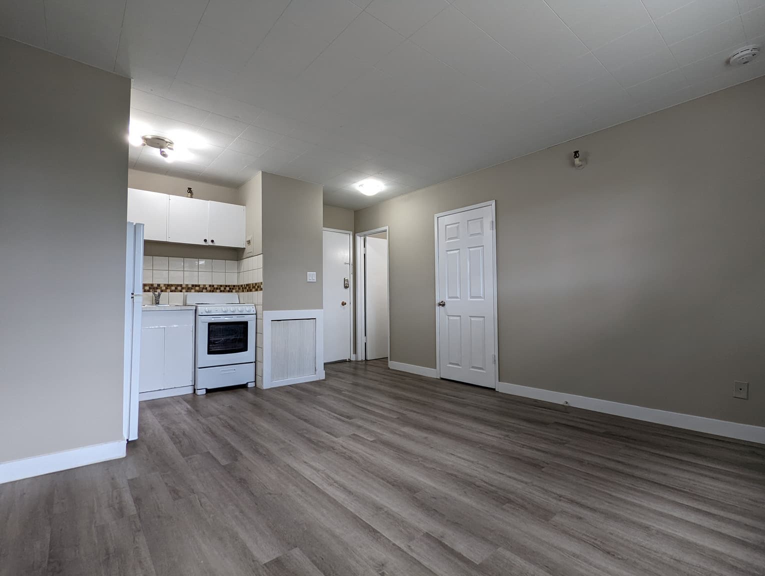 Mainstreet University Apartments — 1 bedroom - Photo 8