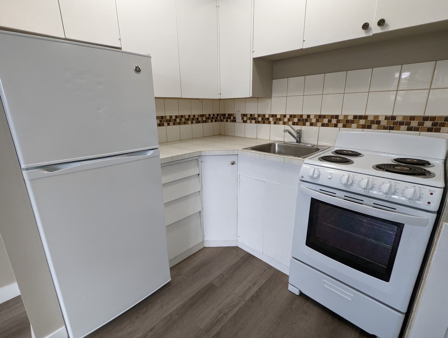 Mainstreet University Apartments — 1 bedroom - Photo 3