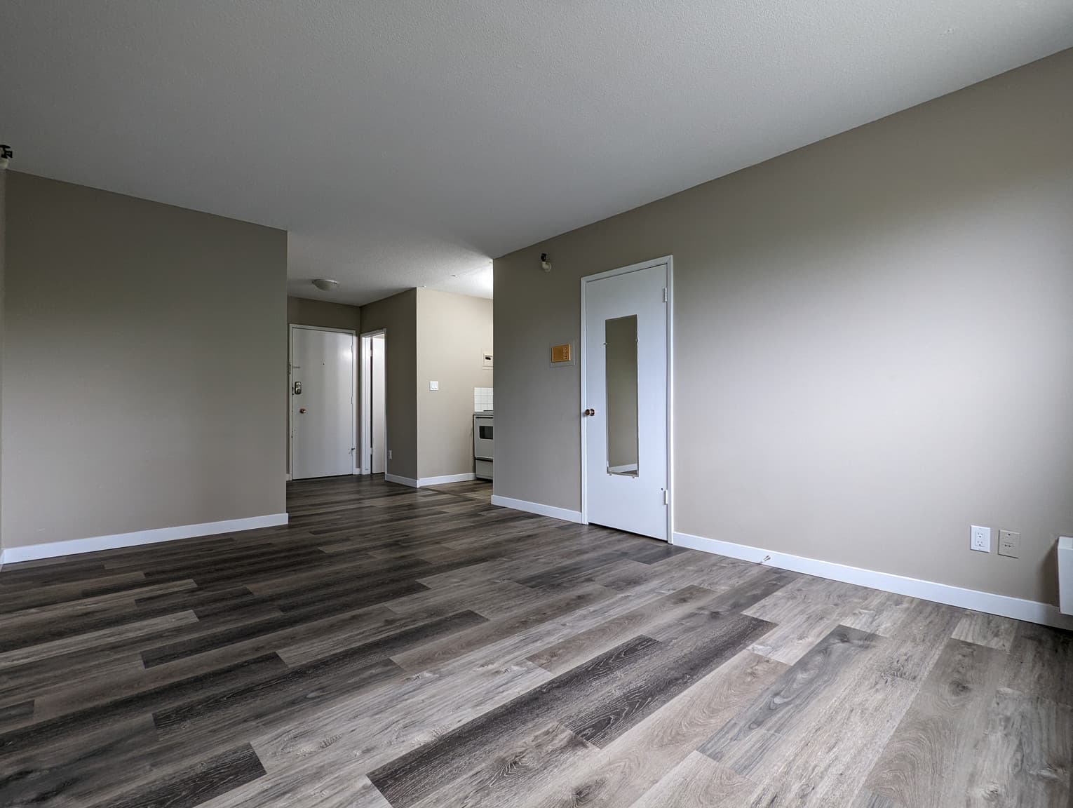Mainstreet University Apartments — 1 bedroom - Photo 5