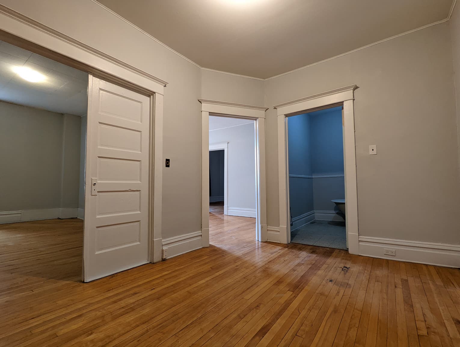 Moxam Court Apartments — 2 Bedroom - Photo 2