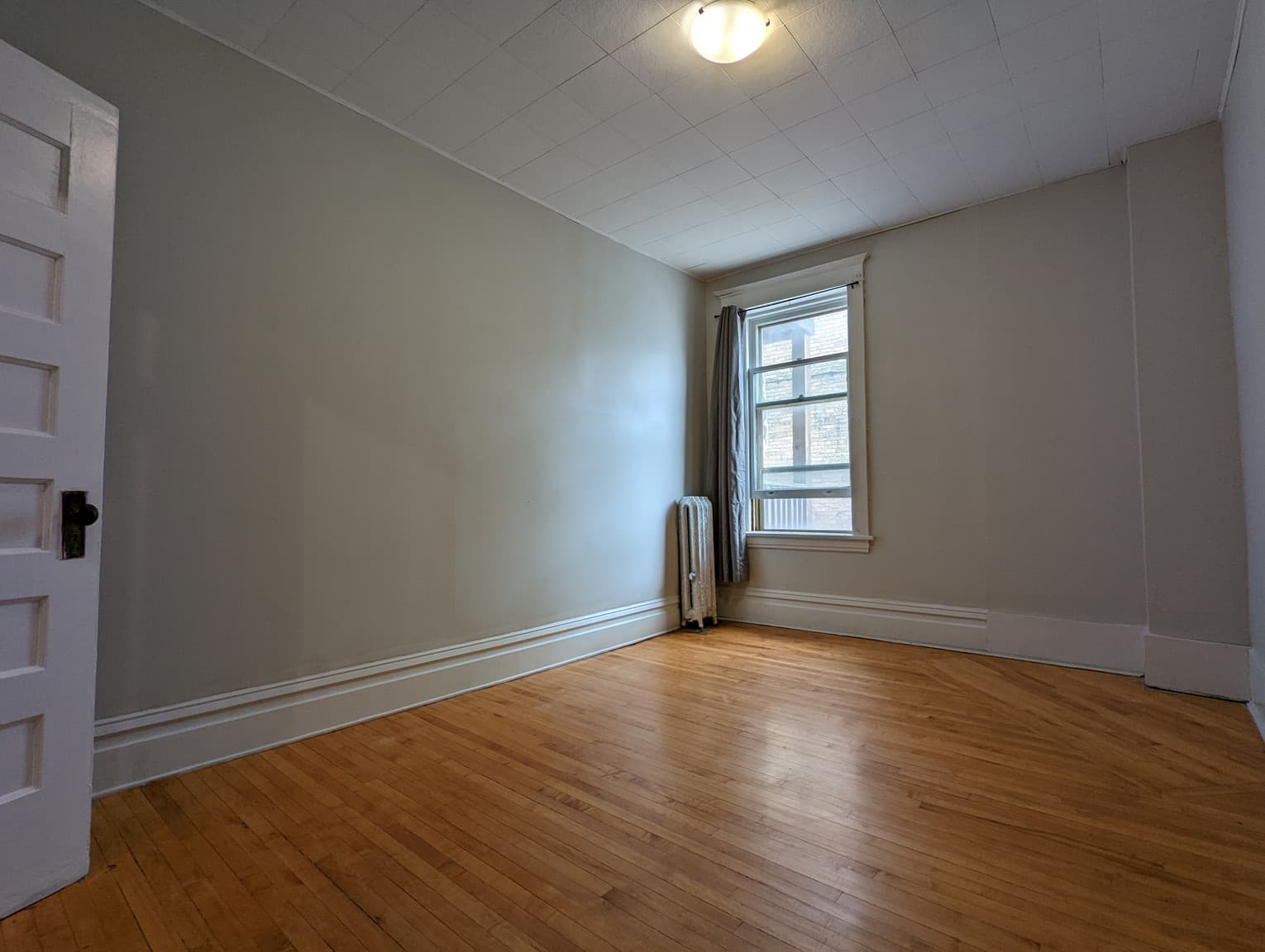 Moxam Court Apartments — 2 Bedroom - Photo 3