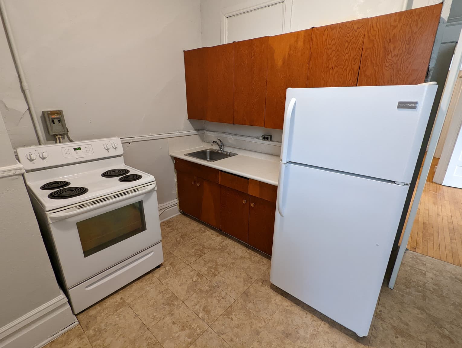 Moxam Court Apartments — 2 Bedroom - Photo 8