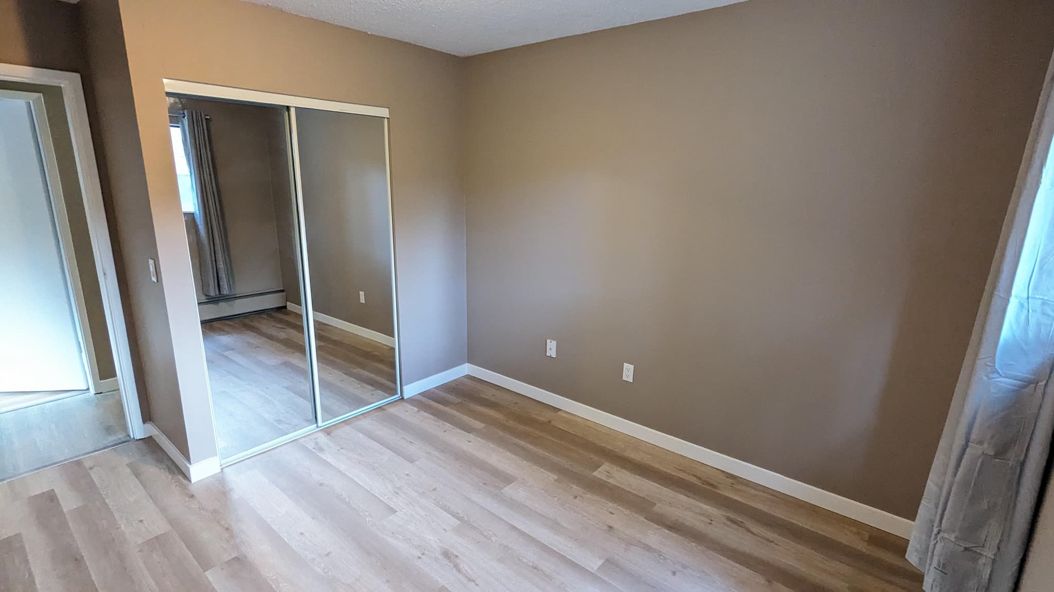 Mainstreet Estates — 3 bedroom - Photo 4