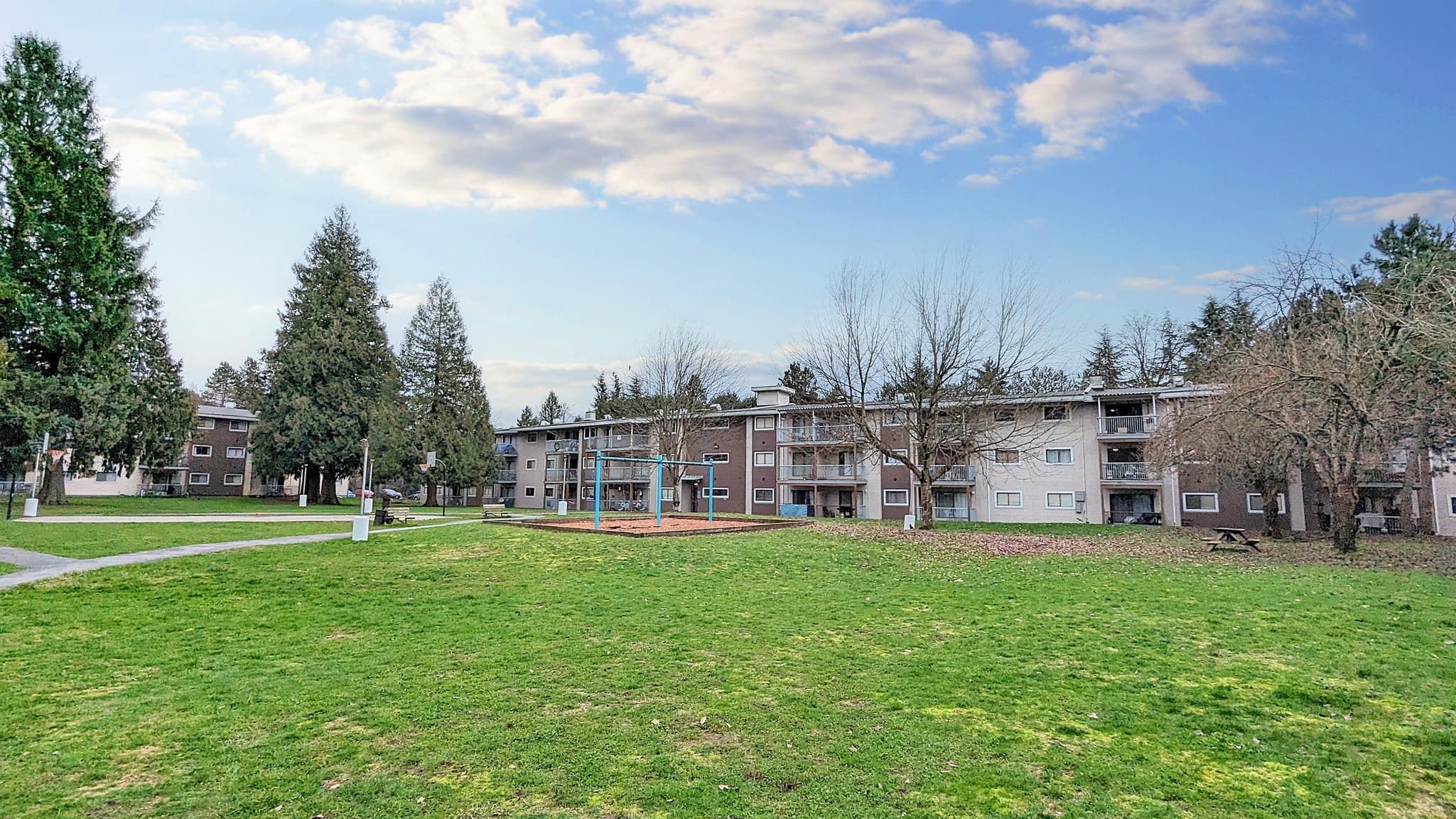 Mainstreet Estates — 3 bedroom - Photo 8
