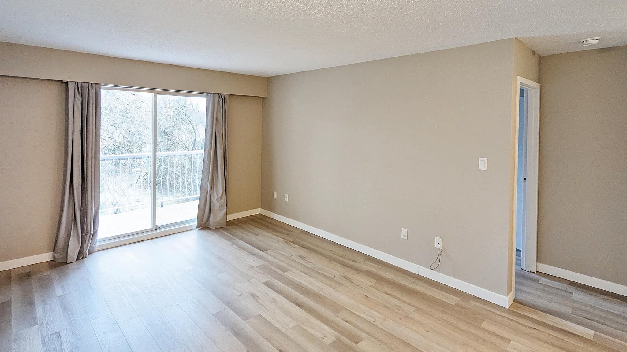 Cheam View Apartments 2 — Bachelor - Photo 4