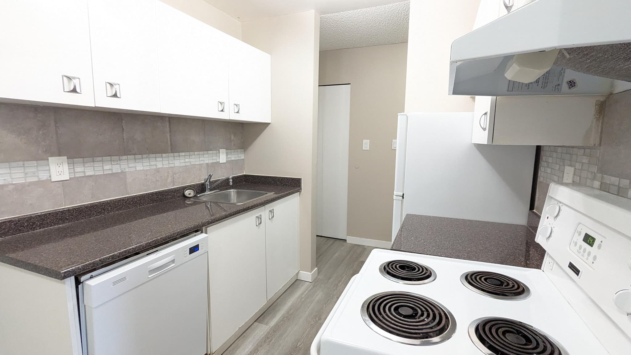 Manpreet Estates — 1 bedroom - Photo 4