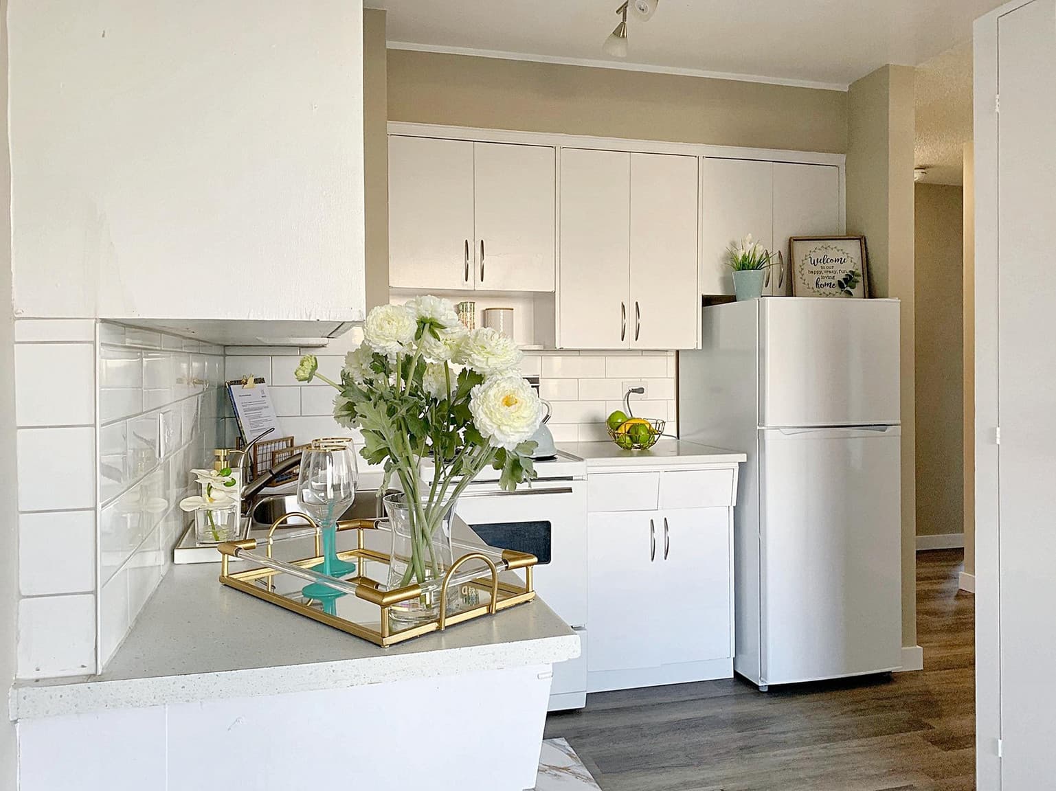 Downtown Edmonton Apartments — Bachelor - Photo 3