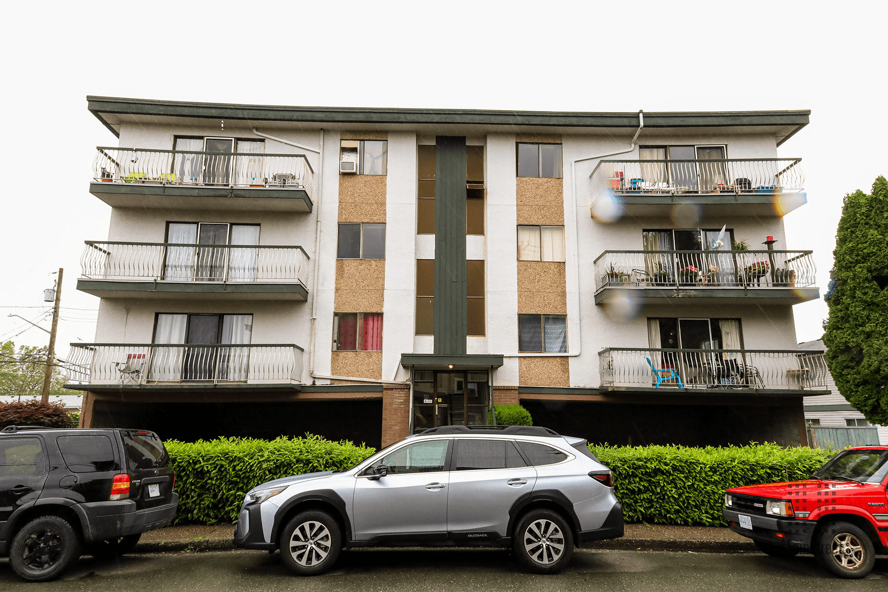 Chilliwack District Mainstreet Apartments — Bachelor - Photo 3