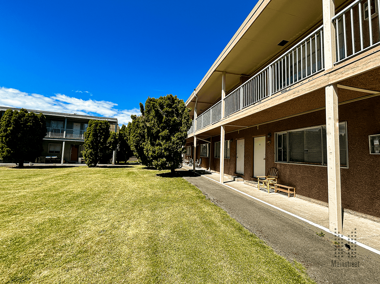 Mainstreet Victoria Garden Apartments — 2 Bedrooms - Photo 2
