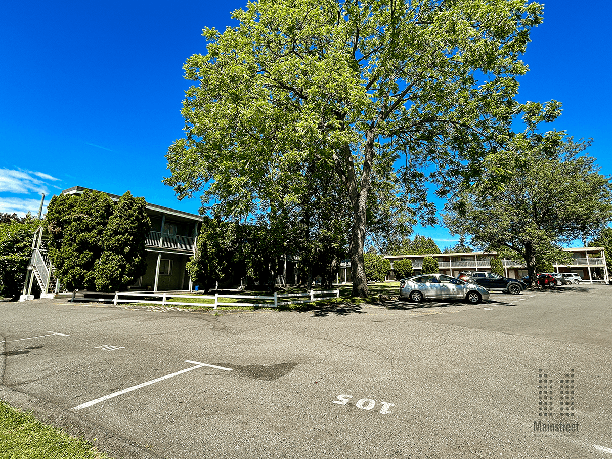 Mainstreet Victoria Garden Apartments — 2 Bedrooms - Photo 8