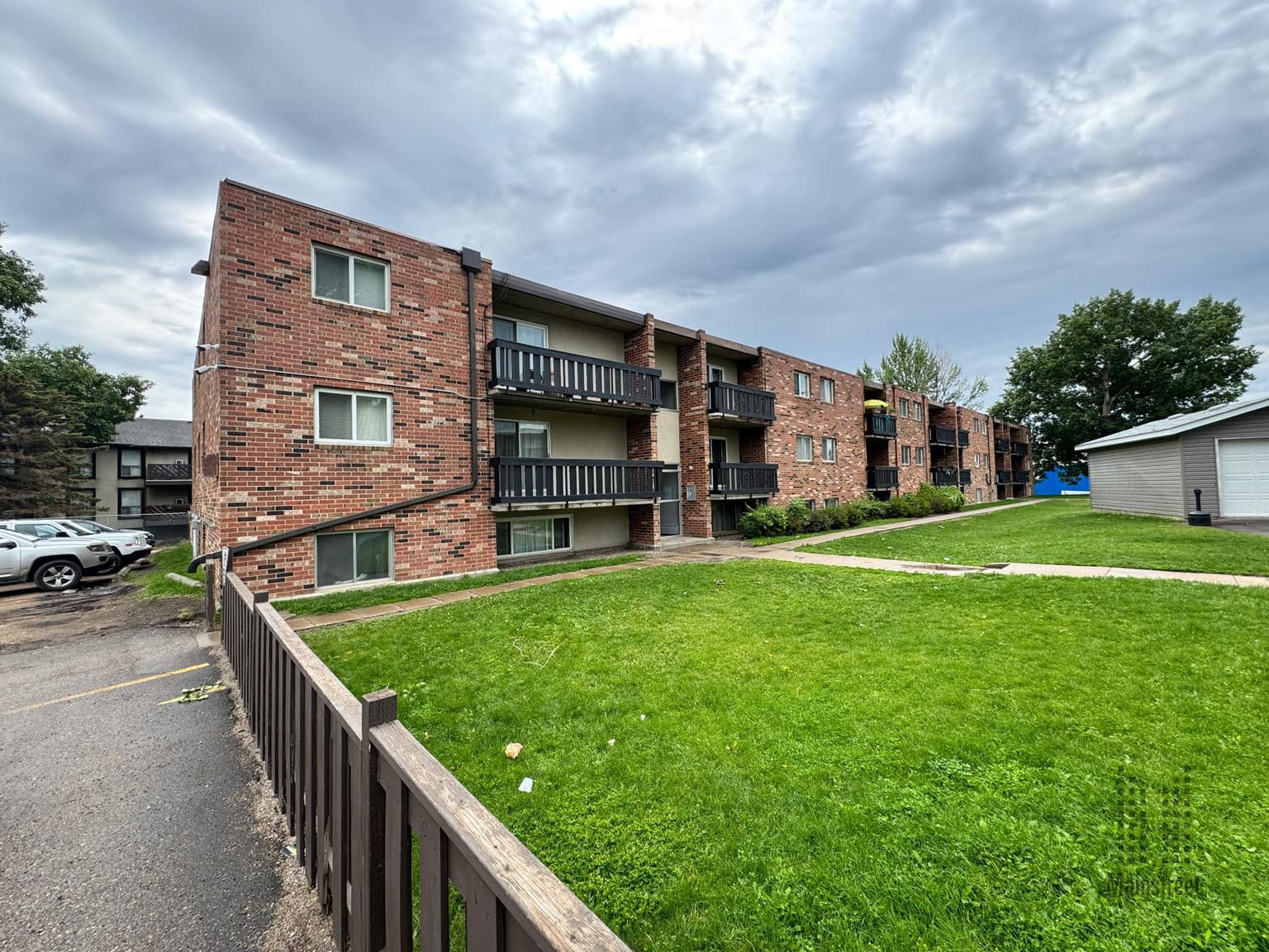Confederation Park Apartments I & II — 1 Bedroom - Photo 3