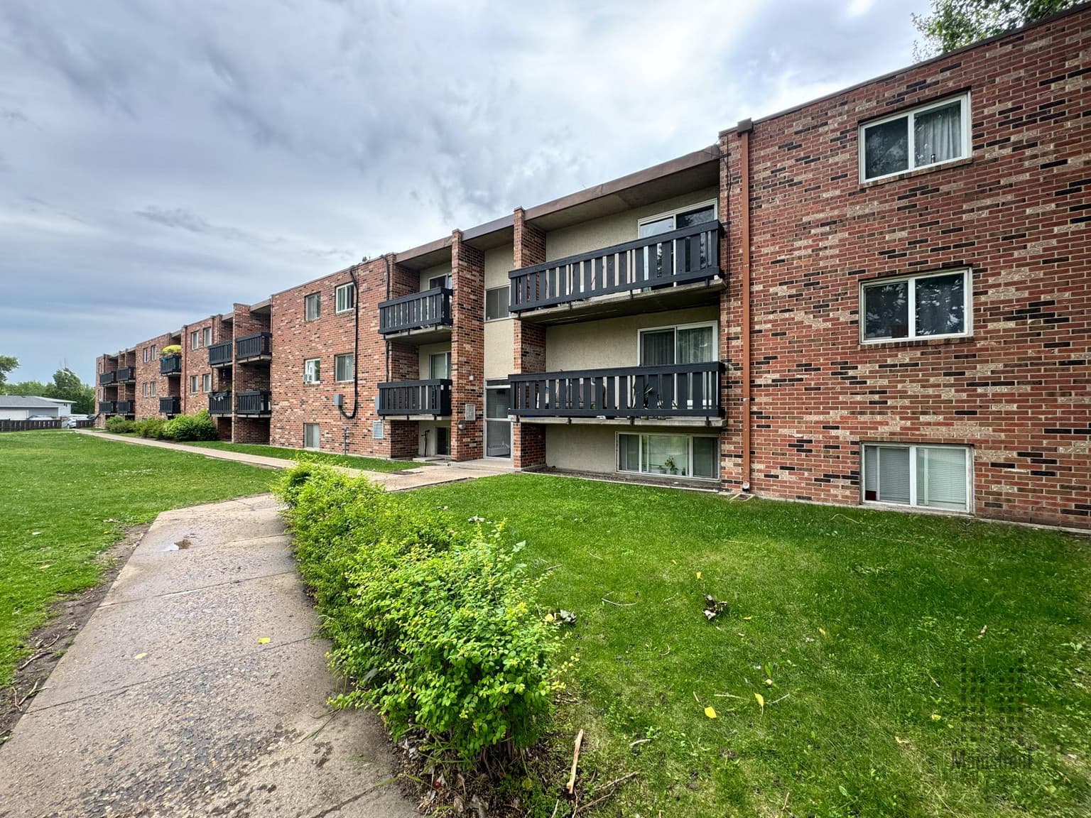 Confederation Park Apartments I & II — 1 Bedroom - Photo 5