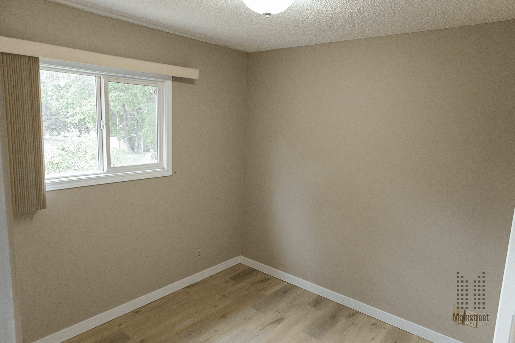 University Townhomes — 3 Bedroom - Photo 11