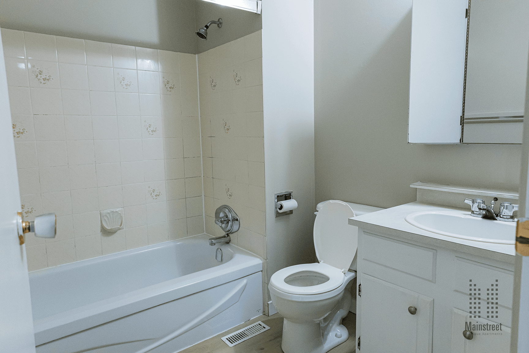 University Townhomes — 3 Bedroom - Photo 13