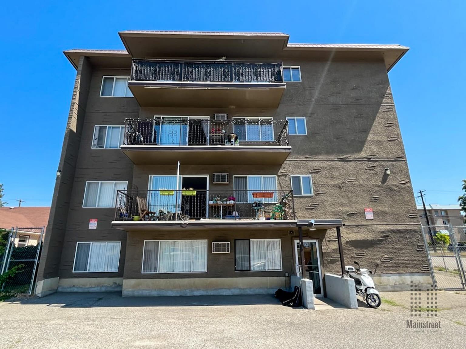 Penticton Main Street Apartments — Bachelor - Photo 2