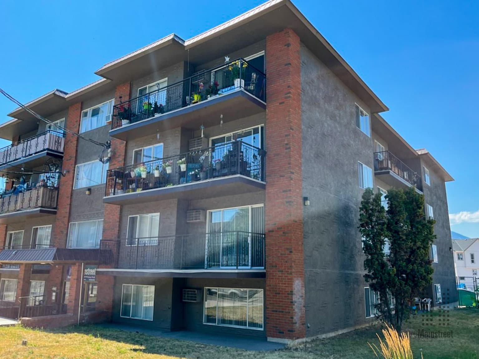 Penticton Main Street Apartments — Bachelor - Photo 3