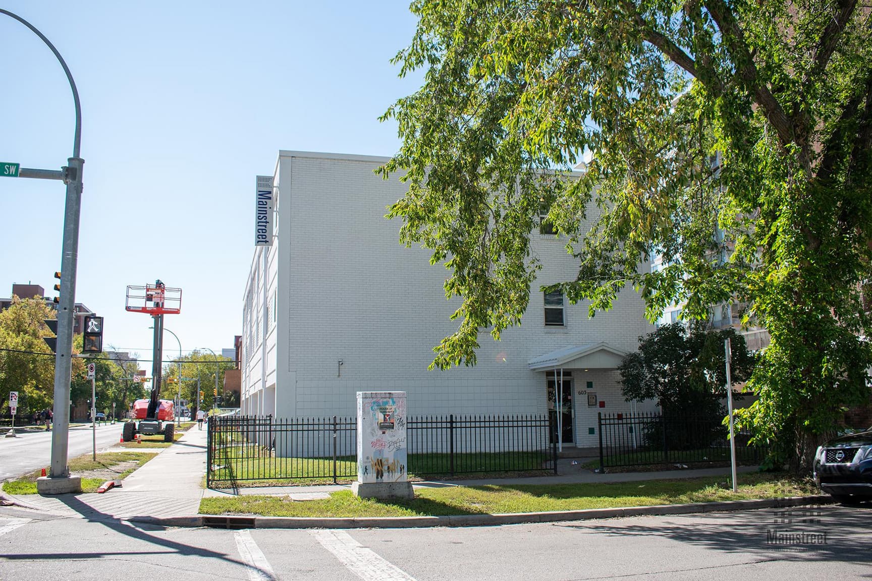 Central Beltline Apartments — 1 Bedroom - Photo 2