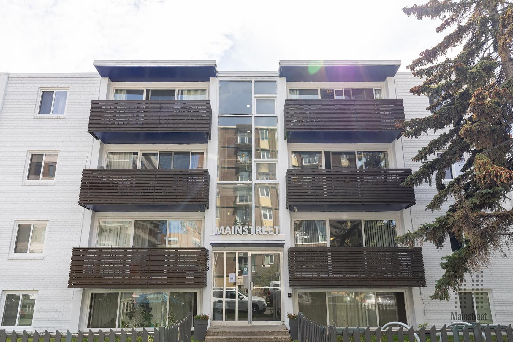 Sharma Apartments — 2 bedroom - Photo 7