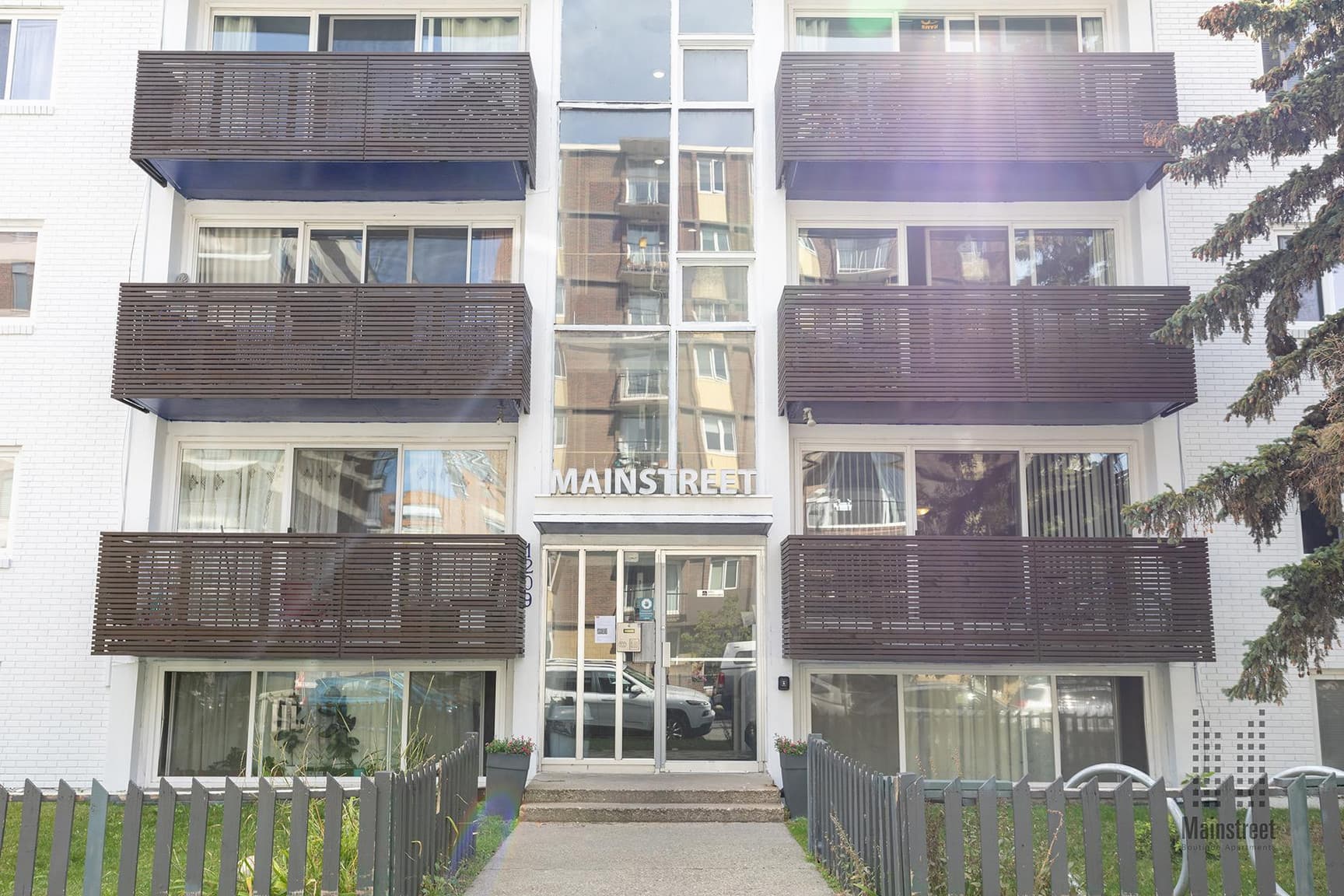 Sharma Apartments — 2 bedroom - Photo 8
