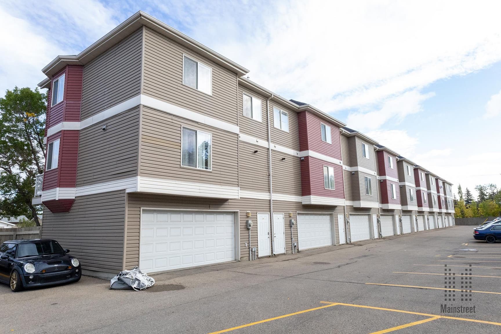Youngstown Townhomes and Apartments — Bachelor - Photo 4