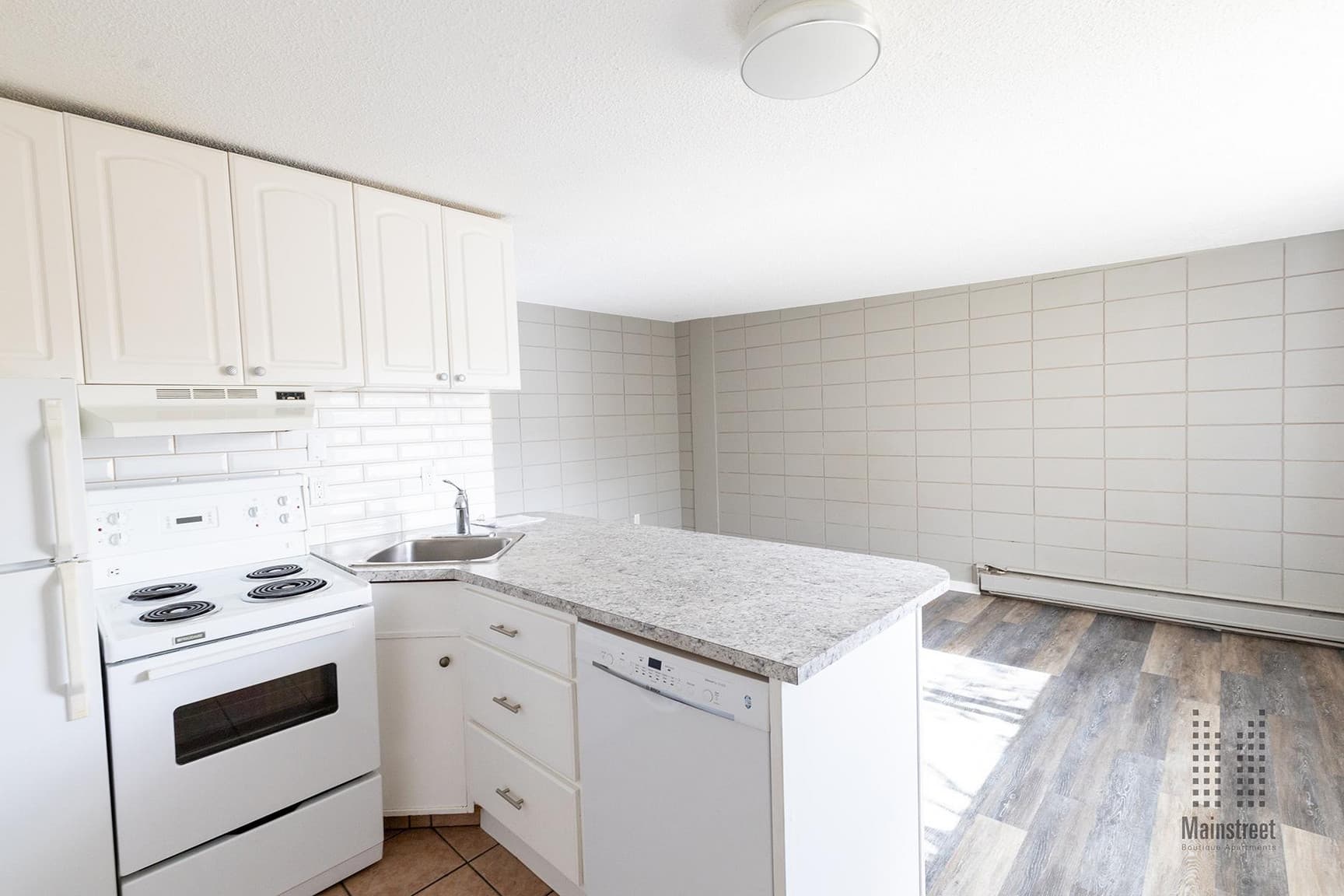 Mount Royal on 14th Apartments — 1 Bedroom - Photo 9