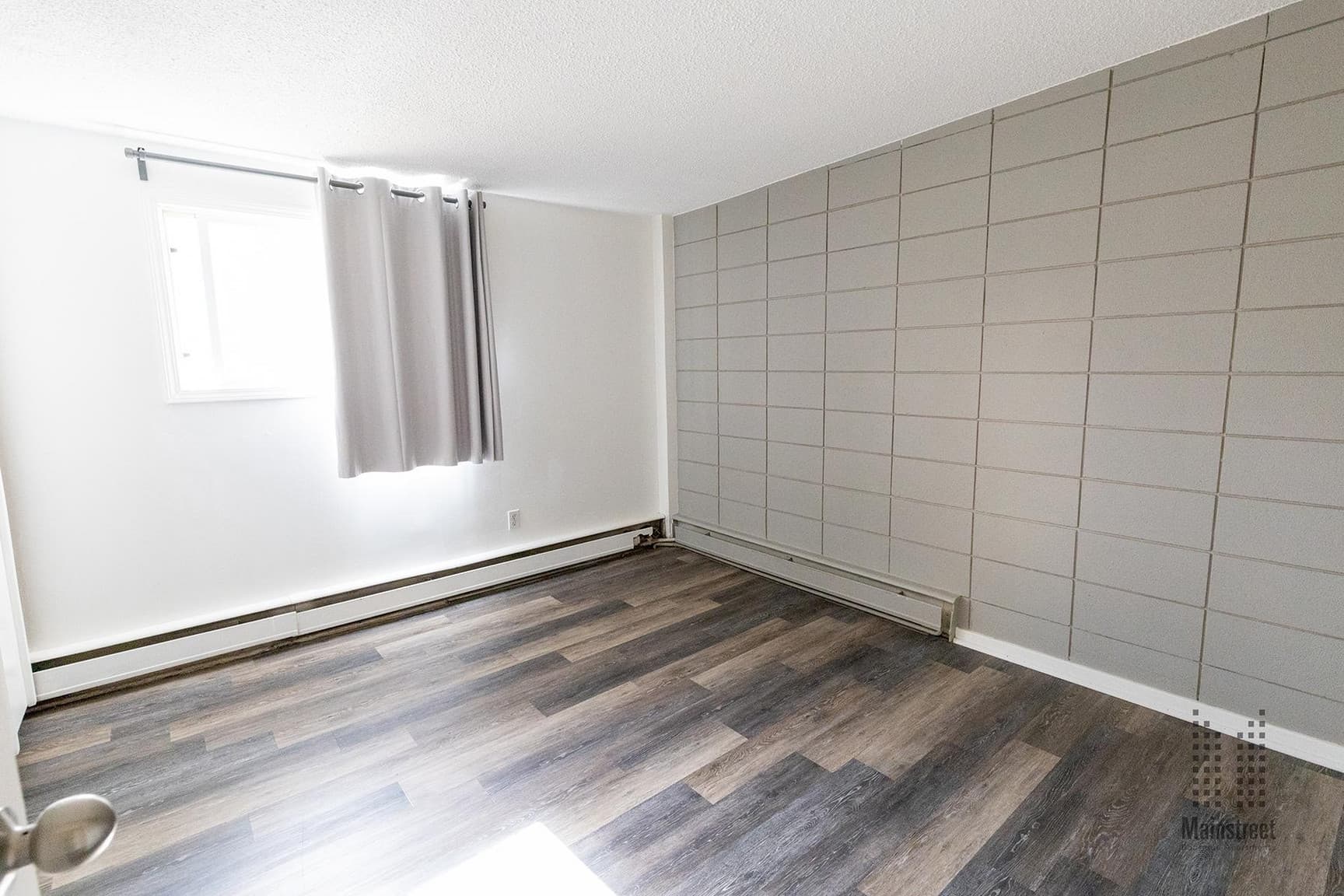 Mount Royal on 14th Apartments — 1 Bedroom - Photo 14