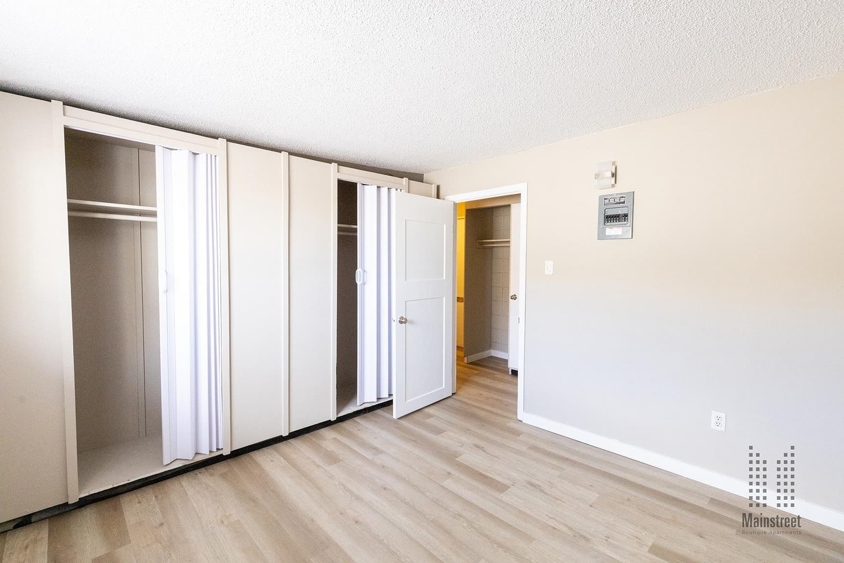Mount Royal on 14th Apartments — 1 Bedroom - Photo 24