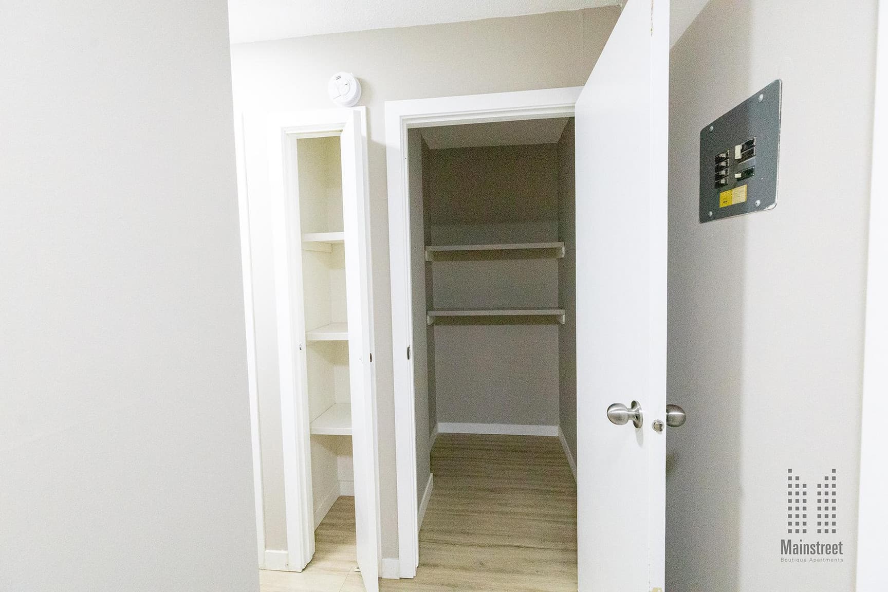 Crescent Heights Apartments — 1 Bedroom - Photo 9