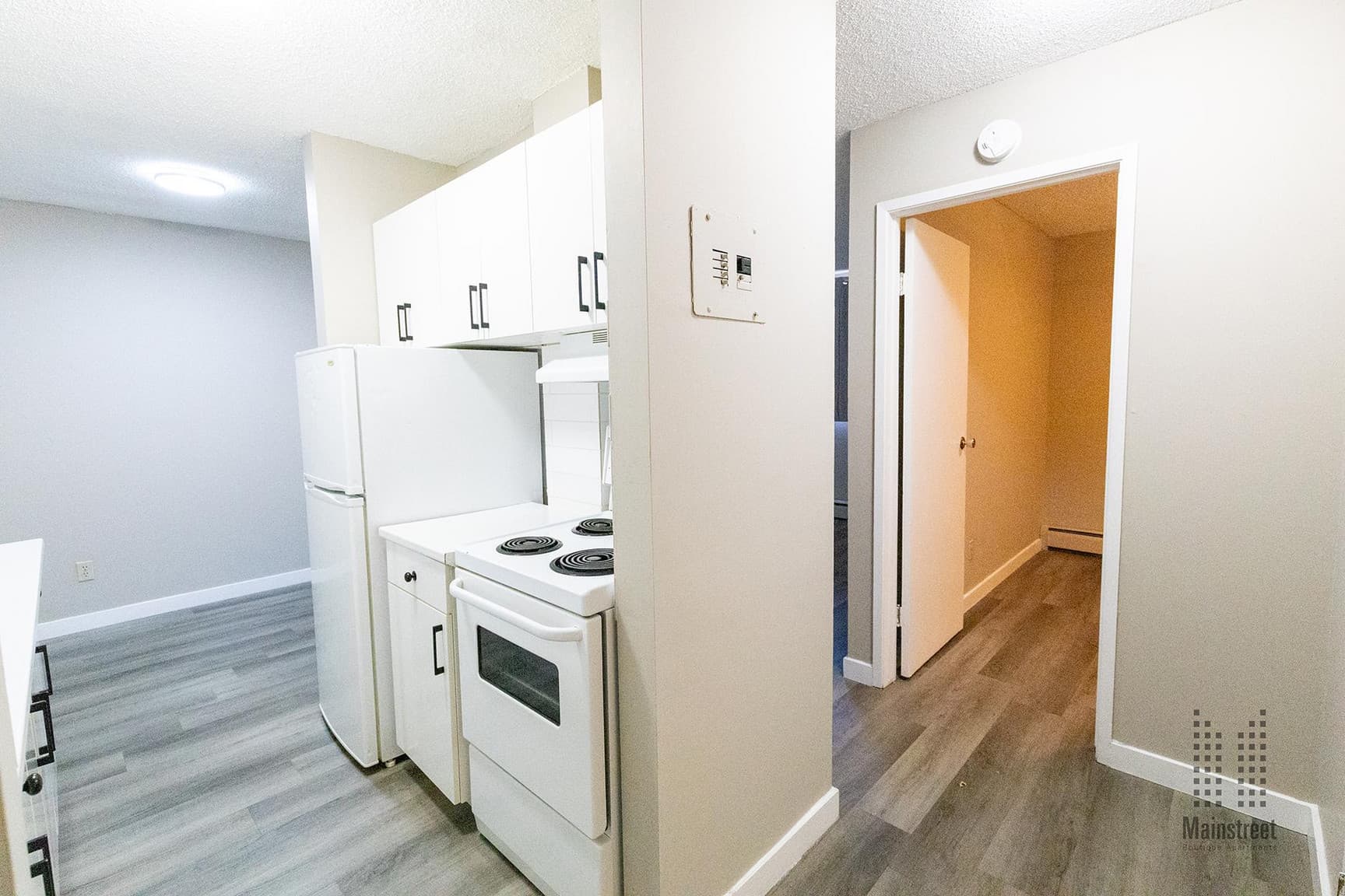 Crescent Heights Apartments — 1 Bedroom - Photo 12
