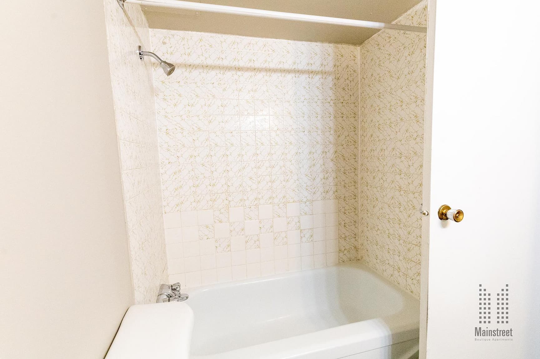 Crescent Heights Apartments — 1 Bedroom - Photo 14