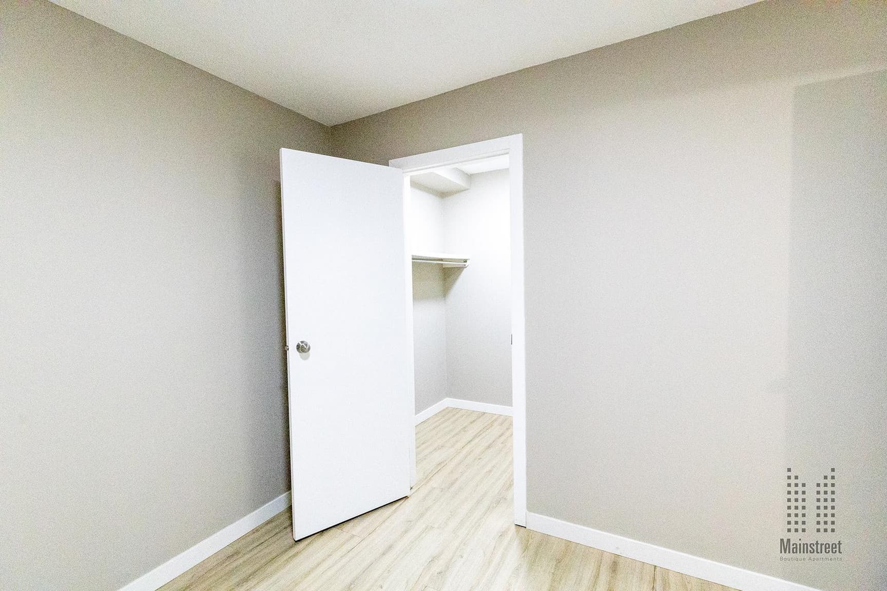 Crescent Heights Apartments — 1 Bedroom - Photo 23