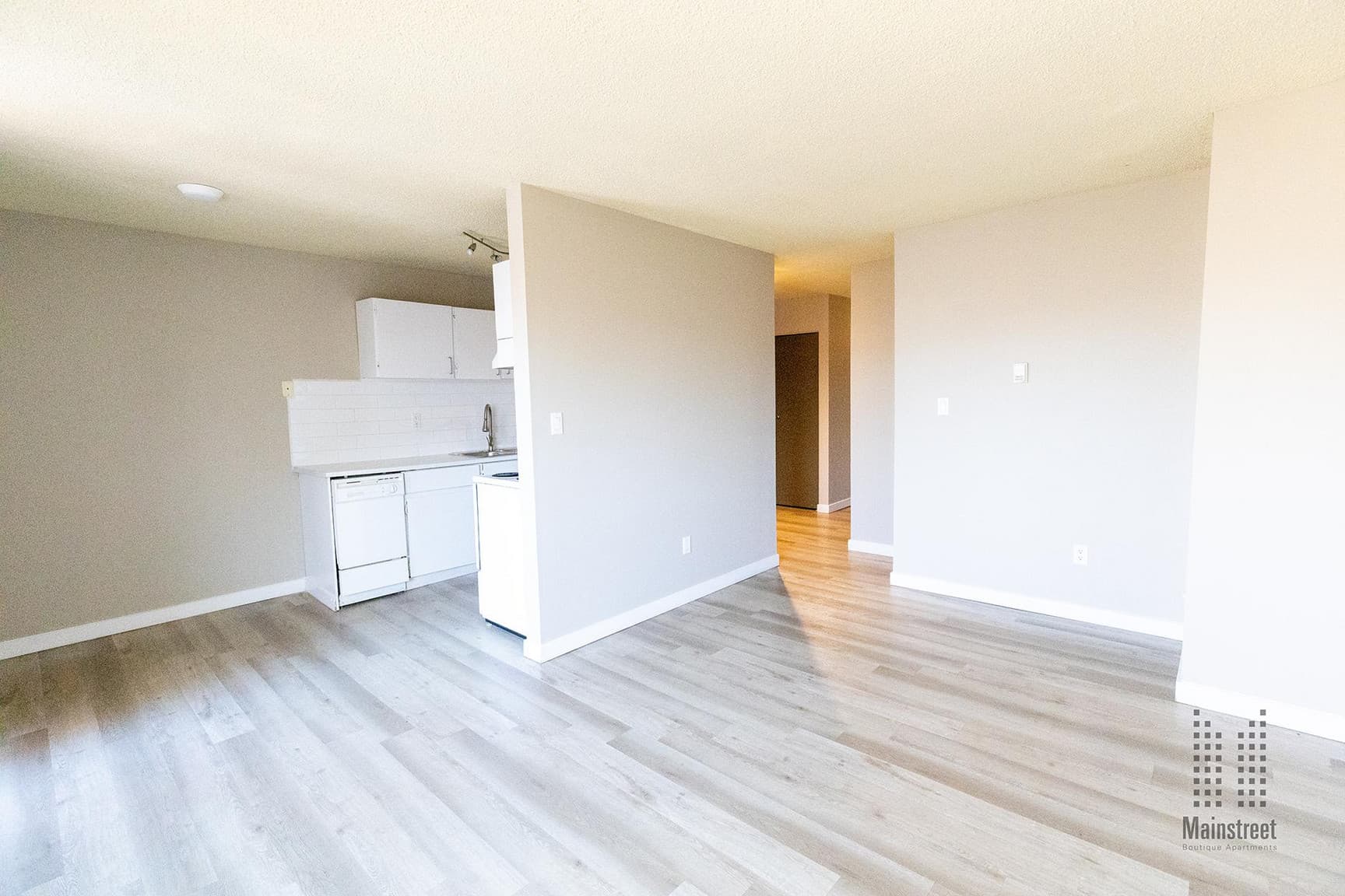 Renfrew Corner Apartments — 1 bedroom - Photo 14