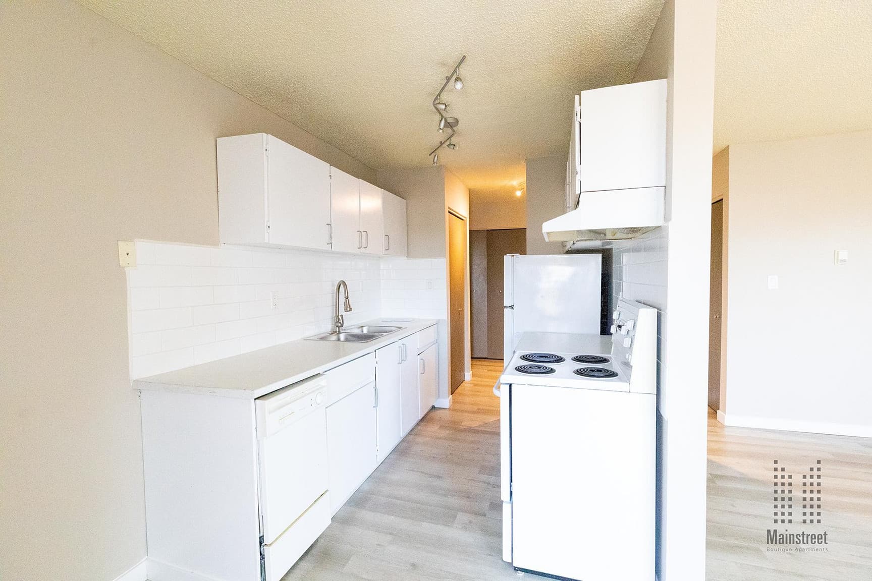 Renfrew Corner Apartments — 1 bedroom - Photo 11