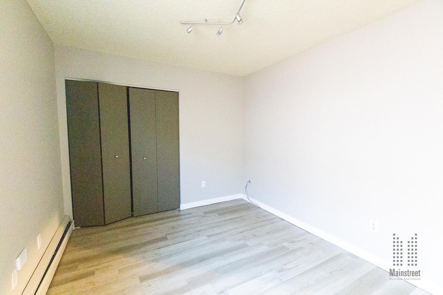 Renfrew Corner Apartments — 1 bedroom - Photo 17