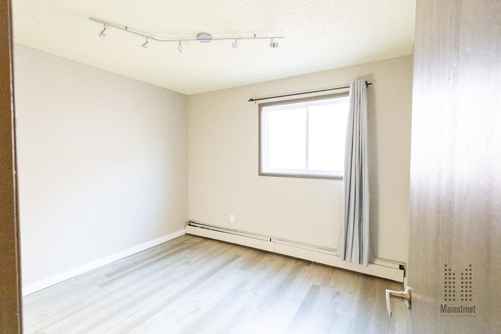 Renfrew Corner Apartments — 1 bedroom - Photo 13