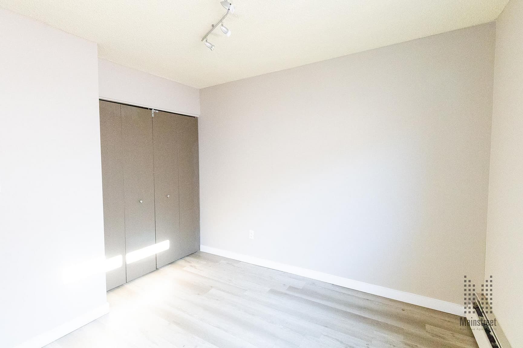 Renfrew Corner Apartments — 1 bedroom - Photo 12