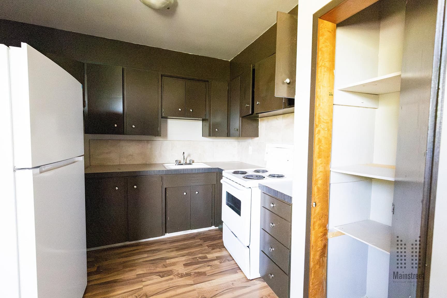 Nazir Manor — Bachelor - Photo 7
